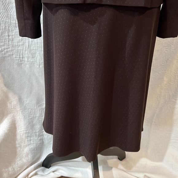 Jones New York Suit, skirt suit set, size 6 - Picture 12 of 16